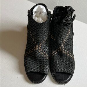 Sam Edelman Black Woven Peep-Toe Heeled Boots Size 7
